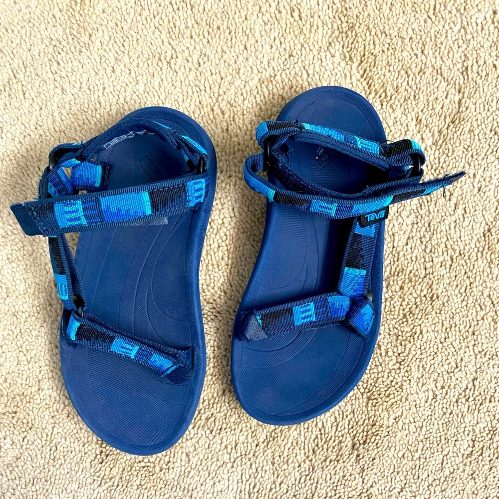 Teva sandals blue velcro